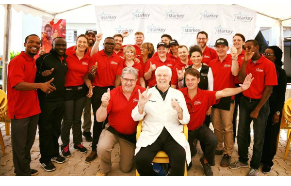 Photo de Starkey aide auditive en mission umanitaire