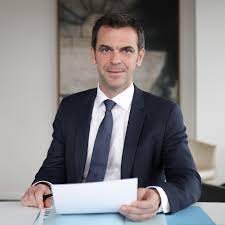 Olivier Véran en visite dans un dentre d'audition Amplifon